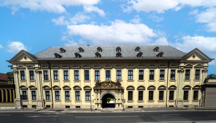 Außenansicht der Zentralabteilung